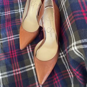 Jessica Simpson Prizma leather pumps.